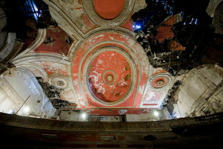 Illustration for article titled Gorgeous Old Movie Theaters That Have Fallen Into Ruin